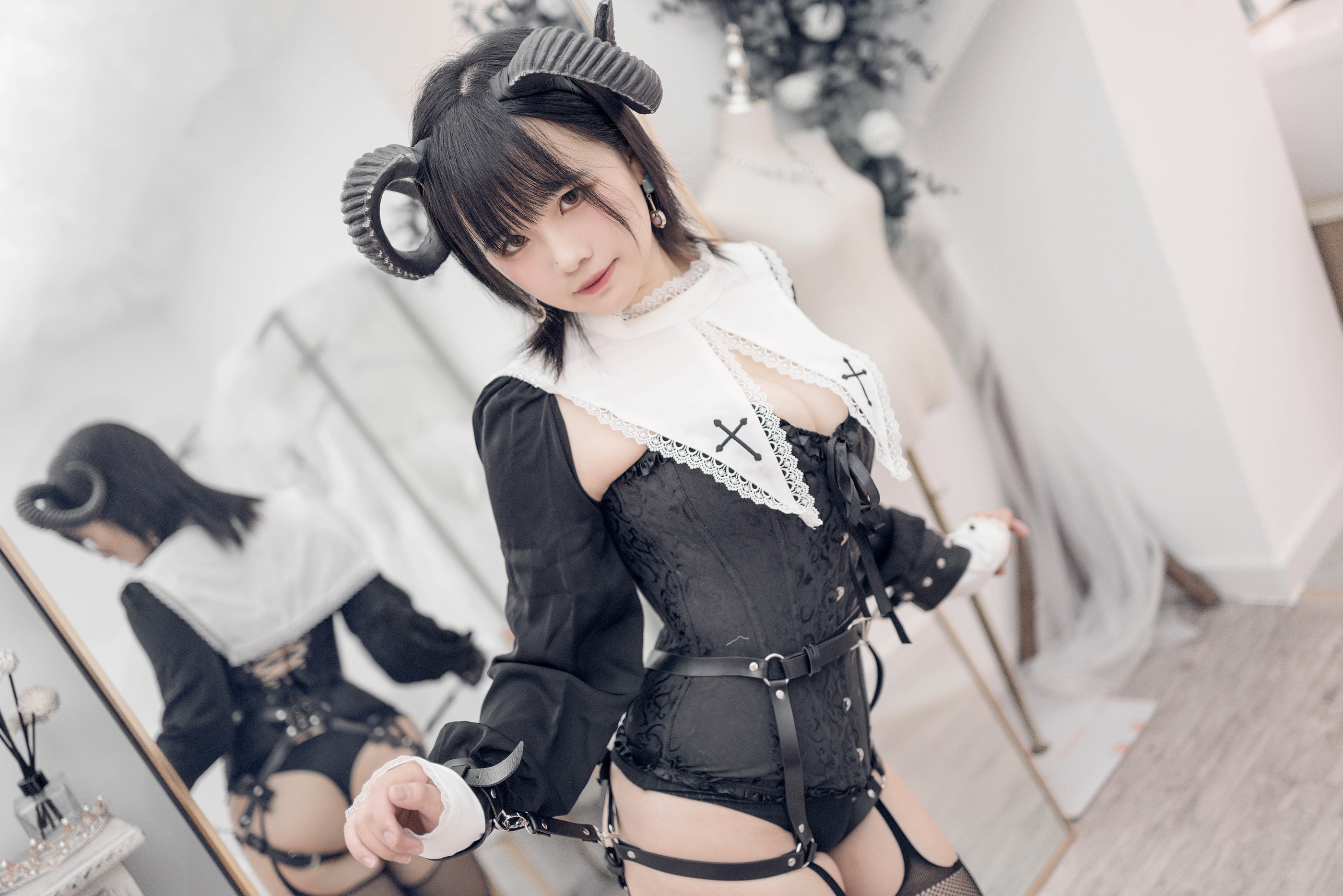 图片[1]-阿半今天很开心 – NO.009 束缚恶魔 [34P]-XikXak